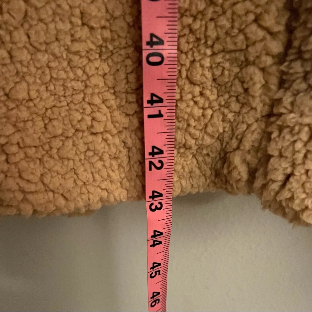 Torrid, Sherpa coat, tan, soft, Torrid size 00, straight size M/L - Picture 4 of 6
